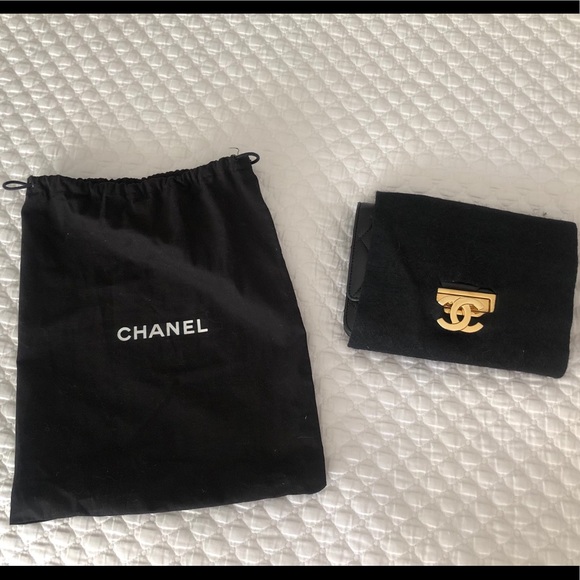 Chanel Golden Class Wallet on Chain